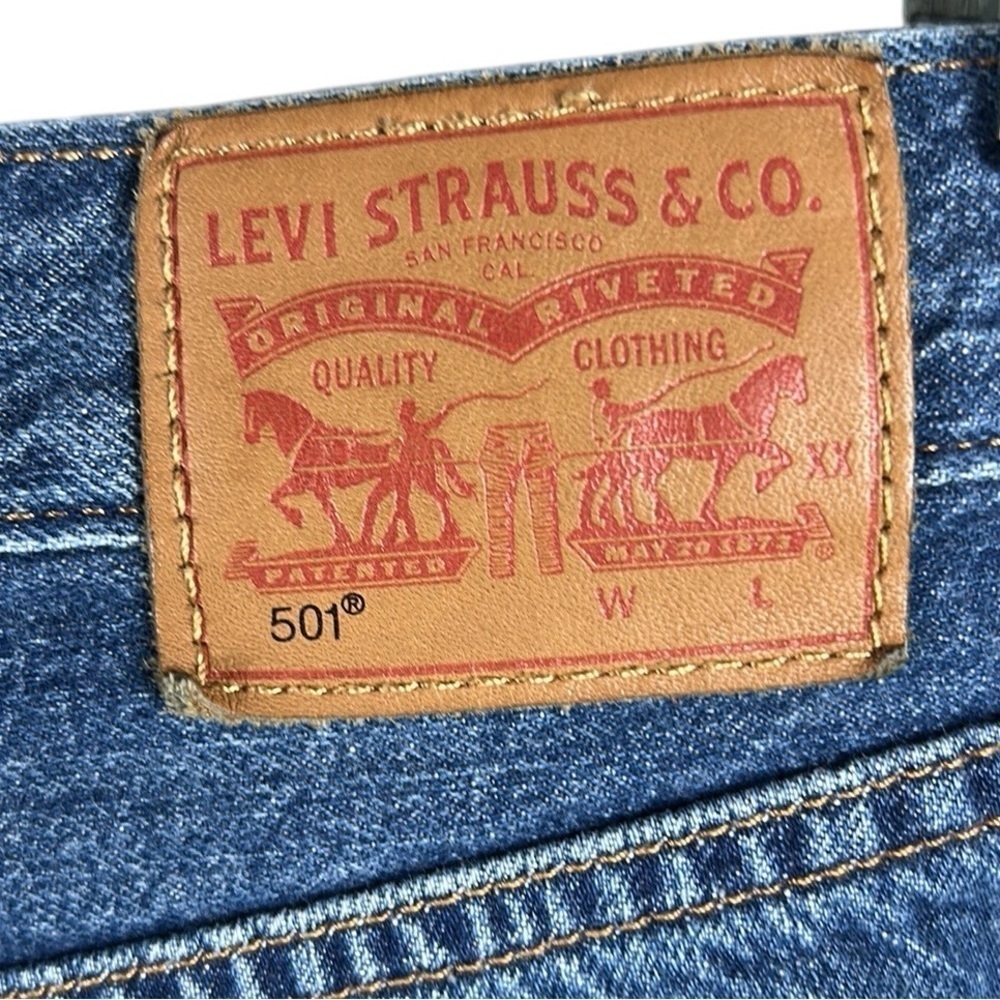 Levi’s 501 Button Fly Raw Hem Jeans Shorts Size 26 - Picture 3 of 8